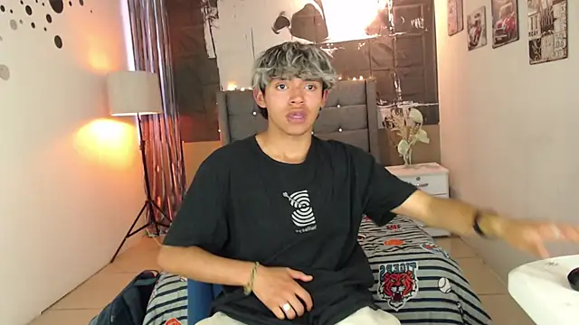 Snapshot of checho_darkx chatting on November 2025 10:13:02 PM checho darkx online show from November 2025 10:13:02 PM