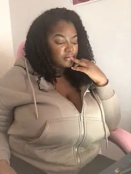 Fxncymuse online show from February 2026 06:05:01 PM