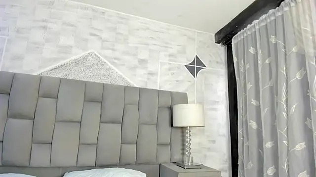 ZarinaWynne online show from May 2026 02:23:01 PM