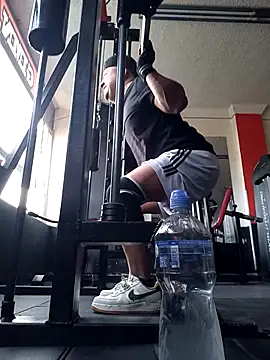 themorenofit08 online show from May 2026 10:17:01 PM