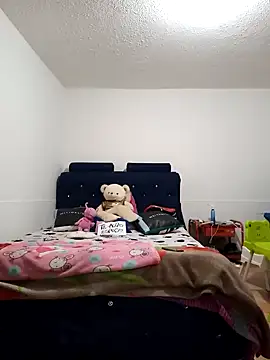 themorenofit08 online show from April 2026 05:48:01 PM