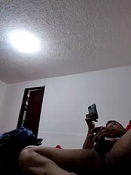 themorenofit08 online show from April 2026 01:41:02 PM