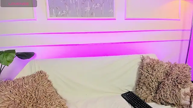 AliceMadnes online show from March 2026 01:44:01 PM