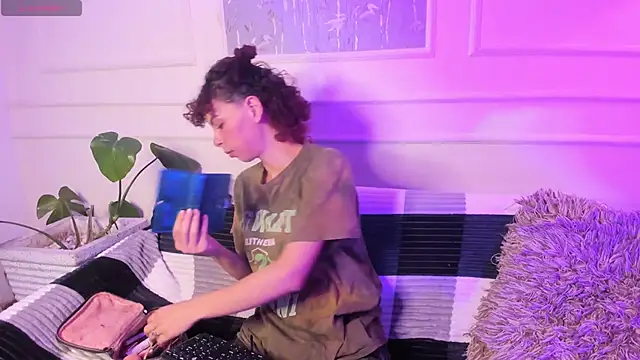 AliceMadnes online show from March 2026 12:44:02 PM