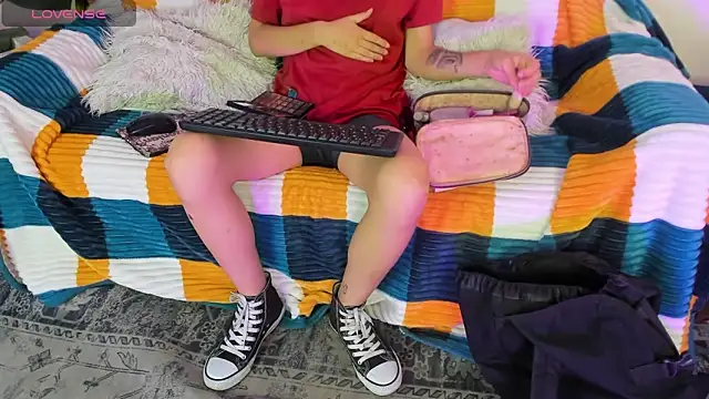 AliceMadnes online show from December 2025 04:49:02 AM