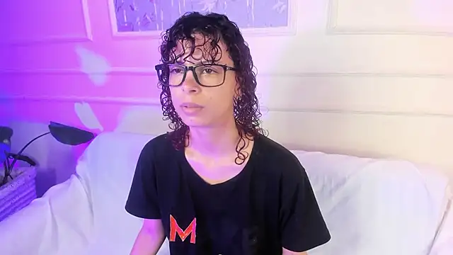 AliceMadnes online show from April 2026 03:18:02 PM