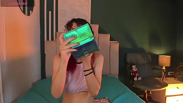 AliceMadnes online show from November 2025 09:18:02 PM