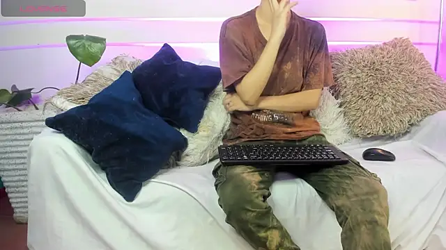 AliceMadnes online show from April 2026 03:29:01 PM