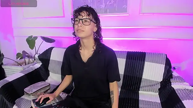 AliceMadnes online show from March 2026 04:23:01 PM