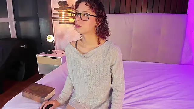 AliceMadnes online show from April 2026 02:22:01 PM