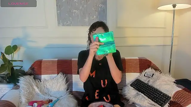 AliceMadnes online show from January 2026 02:53:02 PM