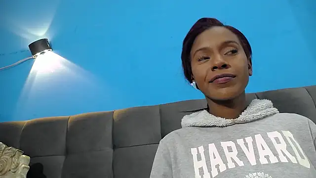 Aliis Love online show from November 2025 02:43:01 AM