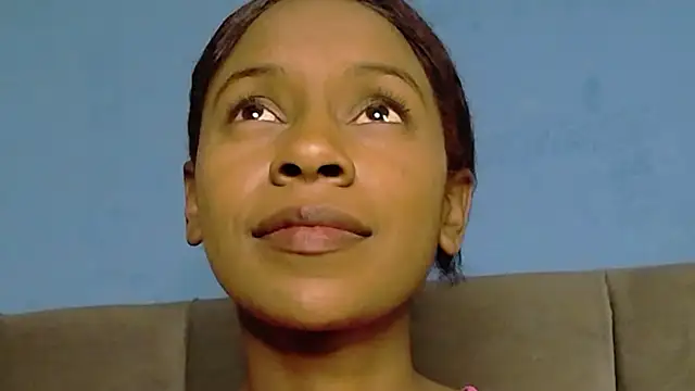 Aliis Love online show from November 2025 02:06:02 PM