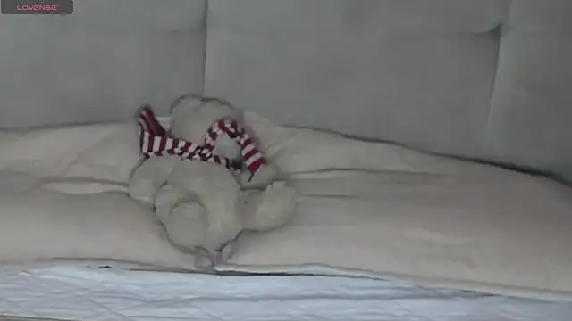 Aliis Love online show from December 2025 08:31:01 AM