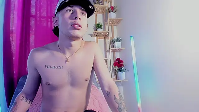 latiin boy21 online show from November 2025 05:38:01 PM