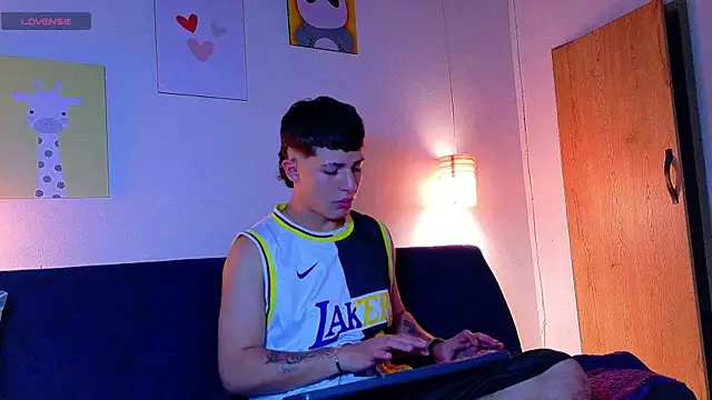 latiin boy21 online show from November 2025 05:50:02 PM