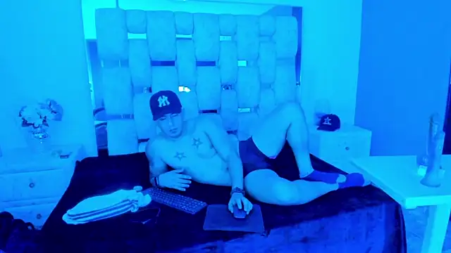 Snapshot of TeylorTompson chatting on November 2025 12:42:01 PM TeylorTompson online show from November 2025 12:42:01 PM