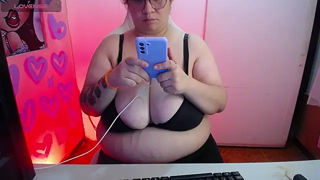 Snapshot of kattybbwbigboobs_ chatting on July 2026 12:33:02 AM kattybbwbigboobs online show from July 2026 12:33:02 AM