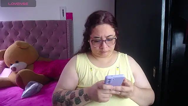 Snapshot of kattybbwbigboobs_ chatting on June 2026 06:02:02 PM kattybbwbigboobs online show from June 2026 06:02:02 PM