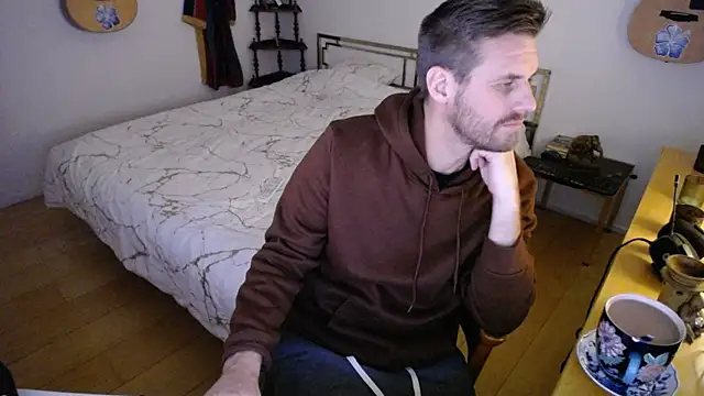 Snapshot of skatejocke chatting on November 2025 08:13:02 PM skatejocke online show from November 2025 08:13:02 PM