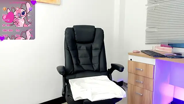 Snapshot of Krykz_ chatting on November 2025 01:33:02 PM Krykz online show from November 2025 01:33:02 PM