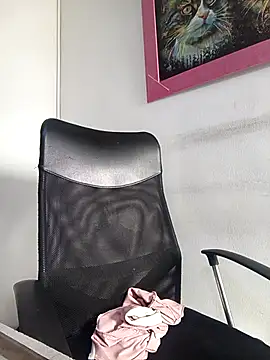 Snapshot of emilygrooe chatting on February 2026 05:45:02 PM emilygrooe online show from February 2026 05:45:02 PM