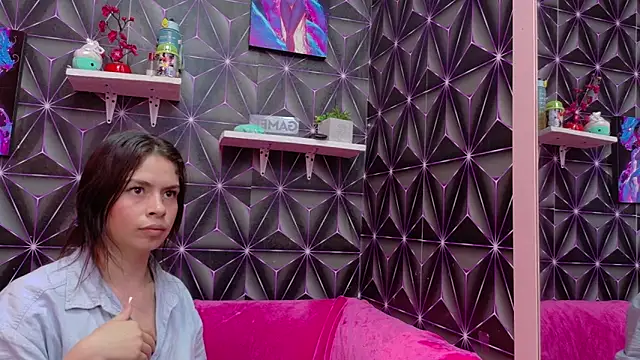 emilygrooe online show from November 2025 08:46:01 PM