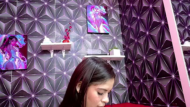 emilygrooe online show from November 2025 08:20:01 PM