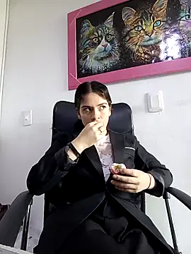 Snapshot of emilygrooe chatting on February 2026 07:14:01 PM emilygrooe online show from February 2026 07:14:01 PM