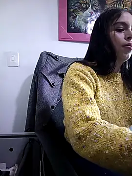 Snapshot of emilygrooe chatting on February 2026 08:39:01 PM emilygrooe online show from February 2026 08:39:01 PM