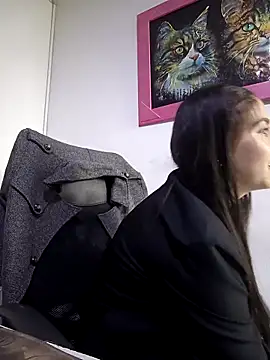 Snapshot of emilygrooe chatting on February 2026 07:23:01 PM emilygrooe online show from February 2026 07:23:01 PM