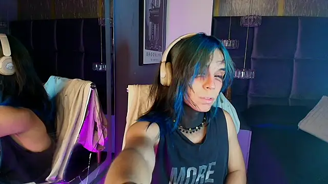 luxiel  online show from April 2026 08:51:02 PM