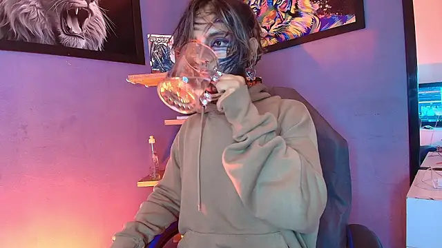 luxiel  online show from February 2026 11:55:02 PM