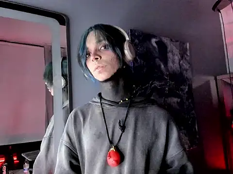 luxiel  online show from April 2026 05:10:02 AM