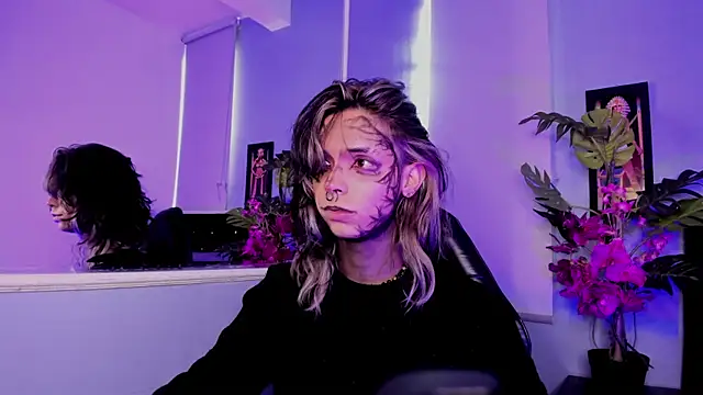 luxiel  online show from December 2025 07:59:02 PM