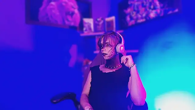 luxiel  online show from March 2026 09:48:01 PM