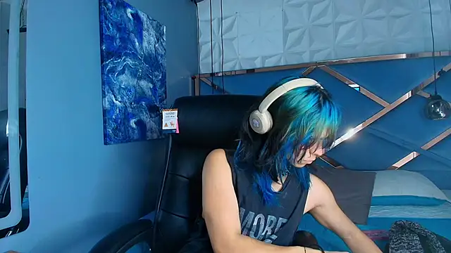 luxiel  online show from April 2026 09:30:02 PM