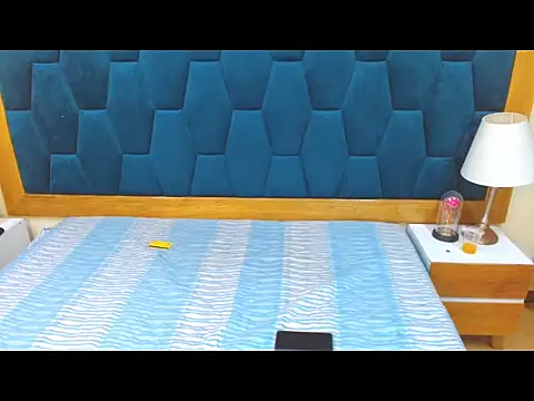 Snapshot of morrigan_luxus2 chatting on December 2025 11:31:02 PM morrigan luxus2 online show from December 2025 11:31:02 PM