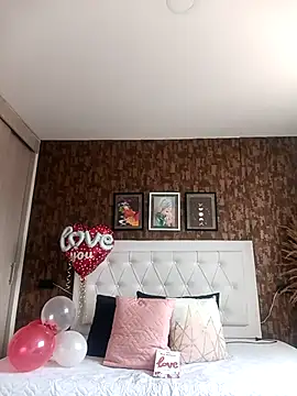 LorieFerrer online show from February 2025 05:19:02 PM