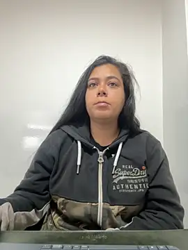 LorieFerrer online show from November 2025 01:04:02 PM