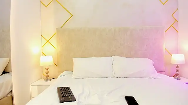 isaa and juanjo online show from November 2025 03:39:02 AM