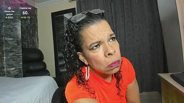 MilfBrenda online show from December 2025 08:19:01 PM