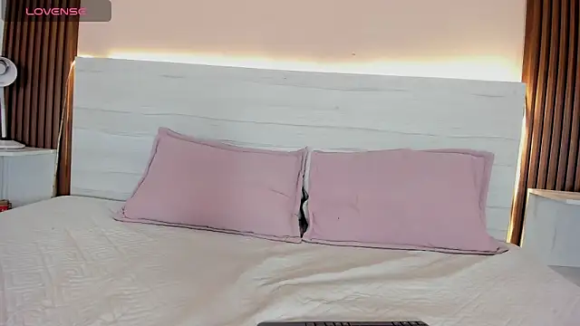 Snapshot of esmeralda_4_ chatting on November 2025 08:46:02 PM esmeralda 4 online show from November 2025 08:46:02 PM