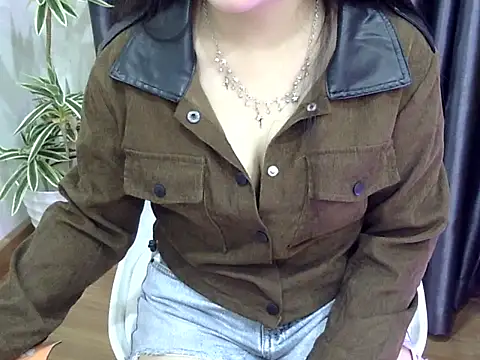 Snapshot of KatunLive chatting on November 2025 07:13:01 AM KatunLive online show from November 2025 07:13:01 AM