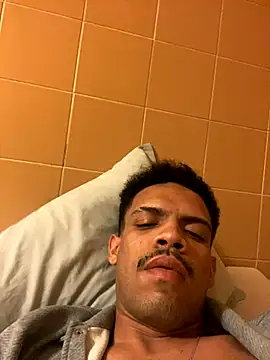 Snapshot of Zactubg chatting on November 2025 06:55:01 PM Zactubg online show from November 2025 06:55:01 PM