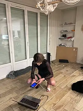 samia42 online show from April 2026 09:54:02 PM