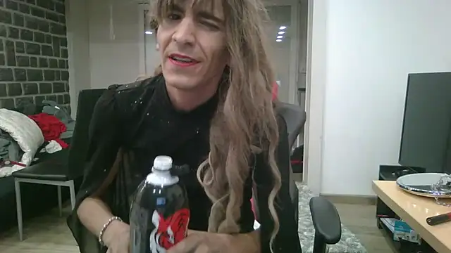 Snapshot of samia42 chatting on November 2025 05:05:02 PM samia42 online show from November 2025 05:05:02 PM