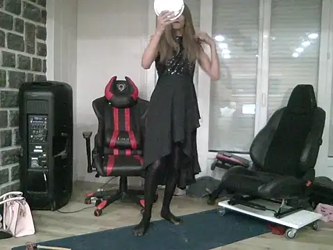 samia42 online show from March 2026 09:15:02 PM