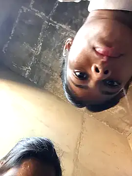 Snapshot of CUTE_V_SEXY chatting on November 2025 05:00:05 AM CUTE V SEXY online show from November 2025 05:00:05 AM