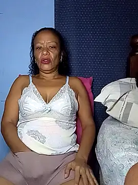 Snapshot of CUTE_V_LOVE chatting on December 2025 11:42:02 AM CUTE V LOVE online show from December 2025 11:42:02 AM